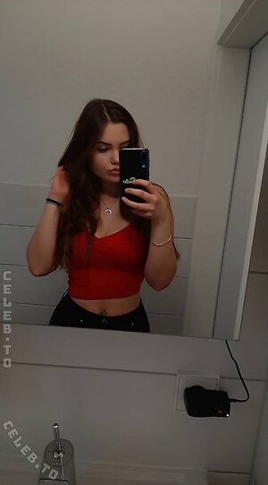 Marcia Suchy Nude Leaked Photo #7