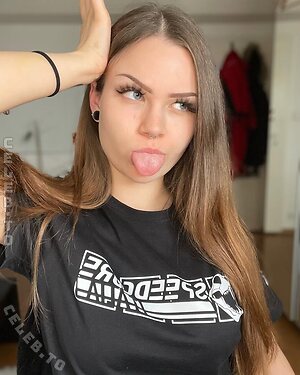 Marcia Suchy Nude Leaked Photo #33