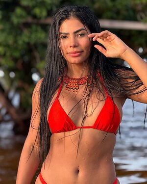 Marciele Albuquerque leaked photo #6