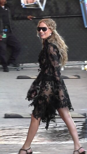 Margot Robbie Hot leaked photo #10