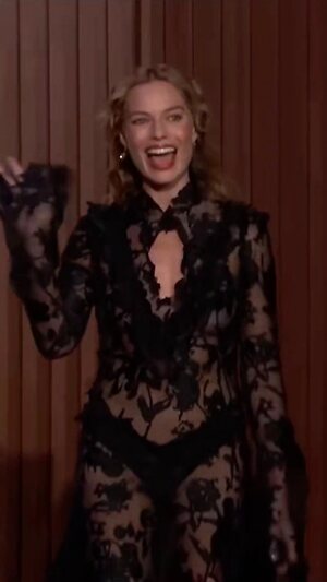 Margot Robbie Hot leaked photo #12
