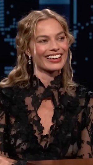 Margot Robbie Hot leaked photo #14