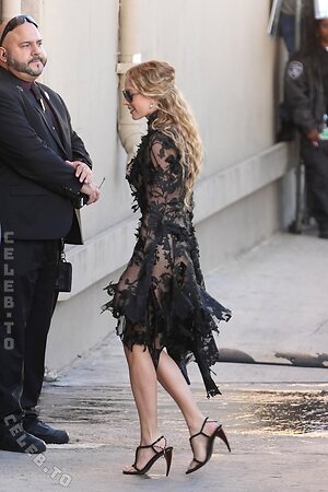 Margot Robbie Nude Leaked Photo #12