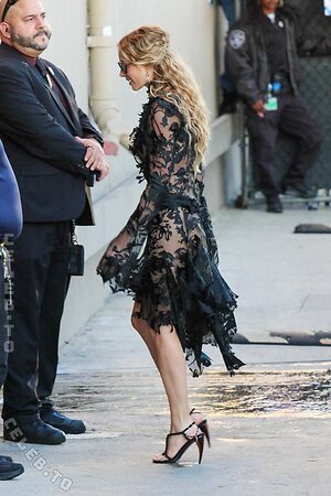 Margot Robbie Nude Leaked Photo #16