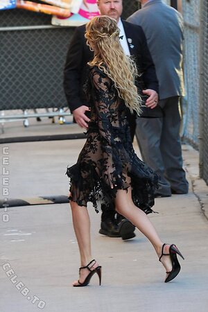 Margot Robbie Nude Leaked Photo #17