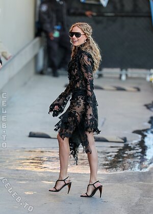 Margot Robbie Nude Leaked Photo #18