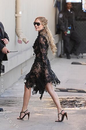 Margot Robbie Nude Leaked Photo #20