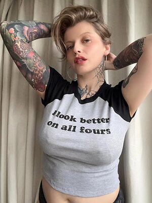 margotthr0bbie leaked photo #3