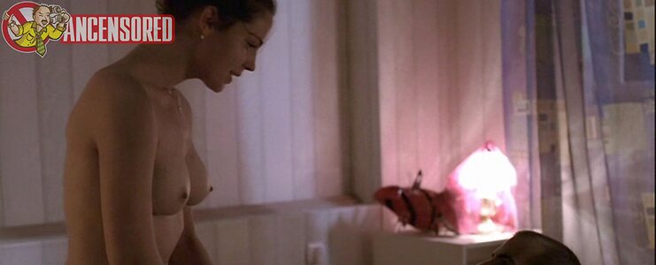 Maria Dinulescu leaked photo #4