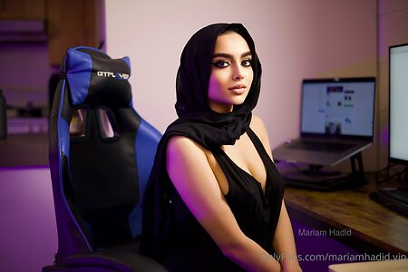 Mariam Hadid leaked photo #33