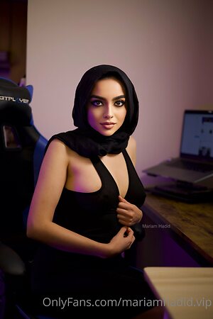 Mariam Hadid leaked photo #34