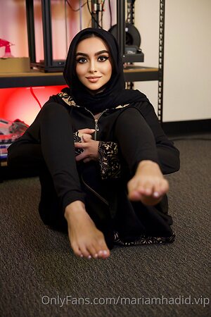 Mariam Hadid leaked photo #37