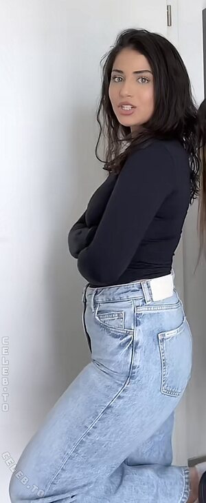 Mariamalkk Nude Leaked Photo #3