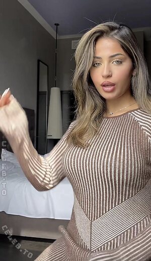 Mariamalkk Nude Leaked Photo #5