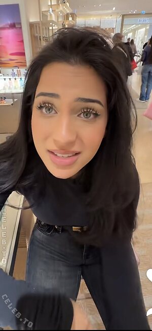 Mariamalkk Nude Leaked Photo #11