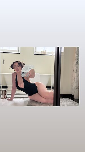 Mariana Marjana leaked photo #7