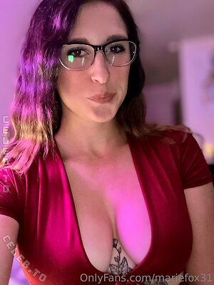 Marie Fox leaked photo #32