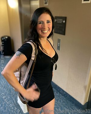 Marie Fox leaked photo #37