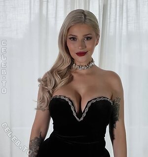 Marie Reim Nude Photos