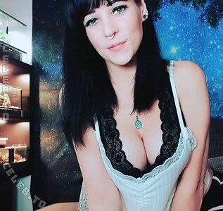 MarieSaint Nude Leaked Photo #8