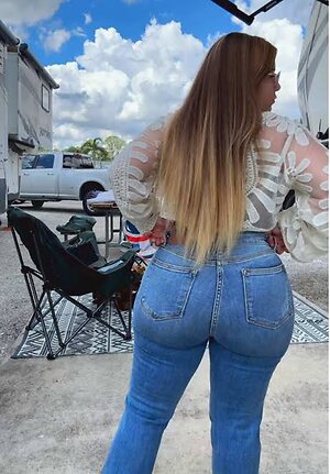 maritza_curvymama leaked photo #4