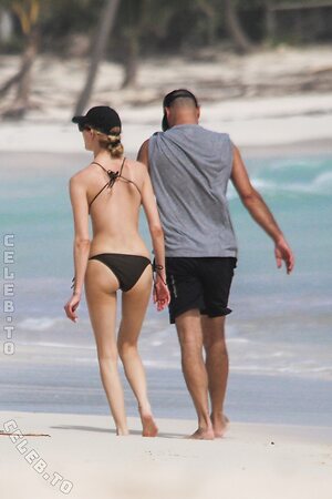 Martha Hunt Nude Leaked Photo #63