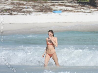 Martha Hunt Nude Leaked Photo #112