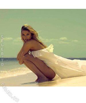 Martha Hunt Nude Leaked Photo #164