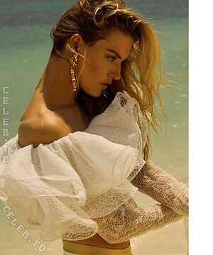 Martha Hunt Nude Leaked Photo #170