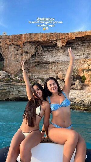 Maísa Silva leaked photo #17