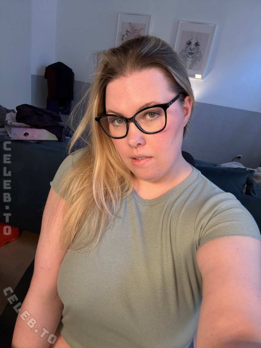 Mascha Mangold photo