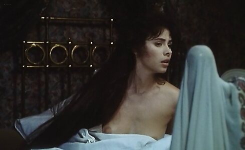 Mathilda May leaked photo #10