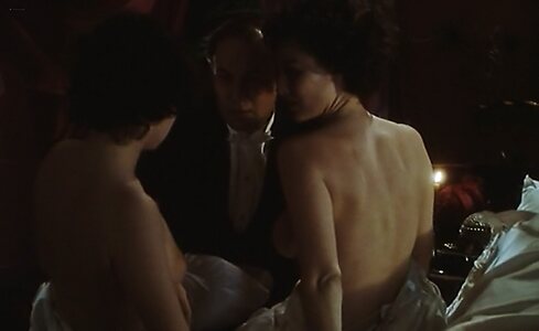 Mathilda May leaked photo #18
