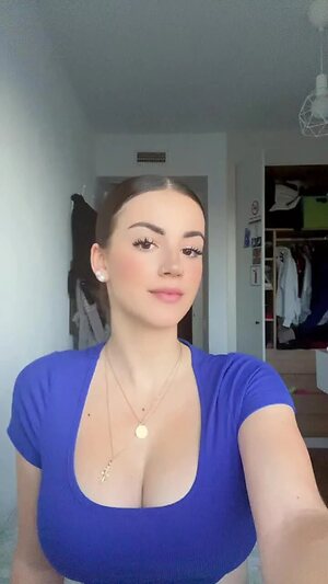 Maura D Nude Leaked Photo #17