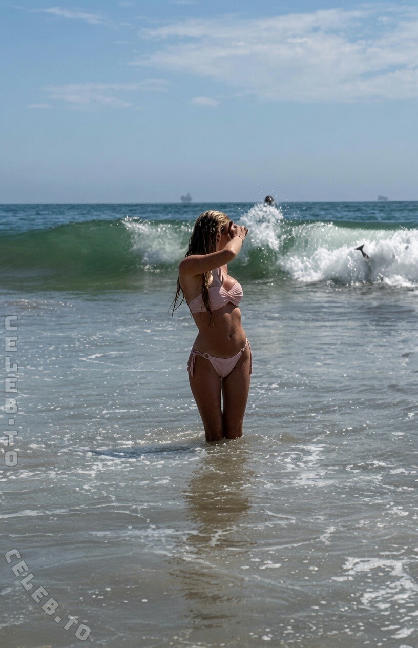 Mavie Noelle photo