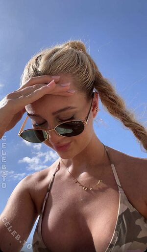 Mavie Noelle