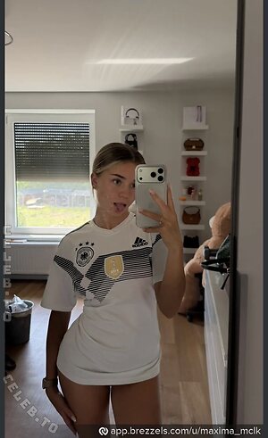 maxima_mclk Nude Leaked Photo #2517