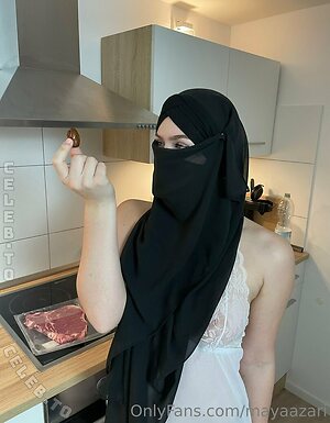 Maya Azari leaked photo #45