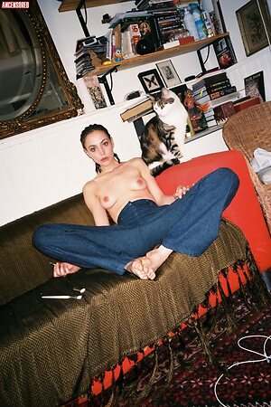 Maya Coline leaked photo #5