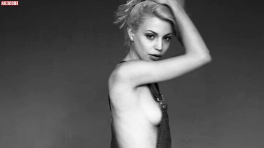 Maya Coline leaked photo #8