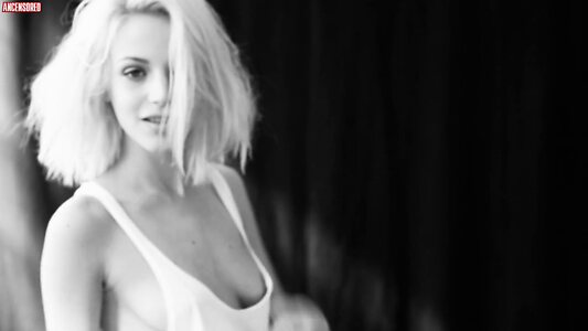 Maya Coline leaked photo #9