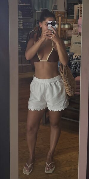 Maya Desrochers leaked photo #9