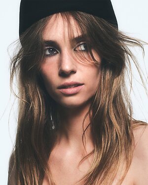 Maya Hawke leaked photo #17