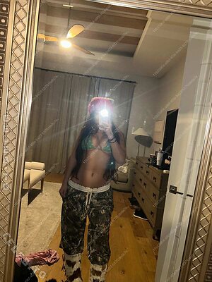 Maya Jakubowski Nude Leaked Photo #5