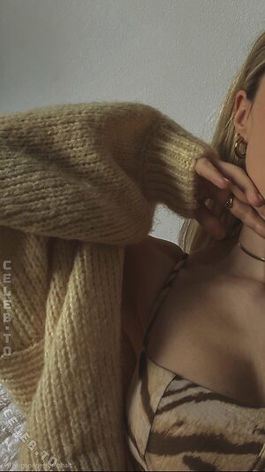 Mayo Dee Nude Leaked Photo #18