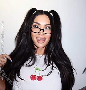 Megan Fox photo