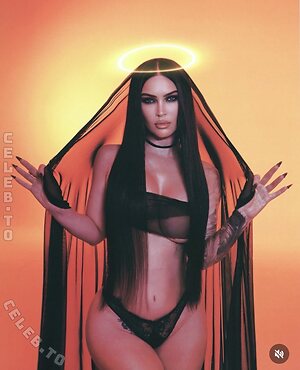 Megan Fox photo
