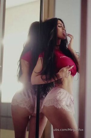 Megan Fox leaked photos