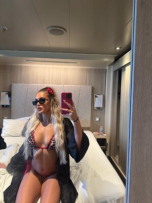 Meghan Walker leaked photo #6