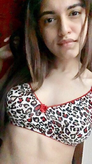 mehak khan leaked photo #13